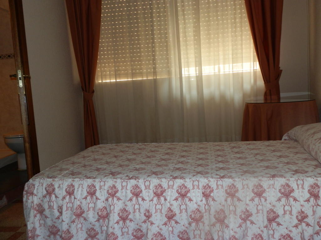 Hostal San Poul Consuegra Buitenkant foto