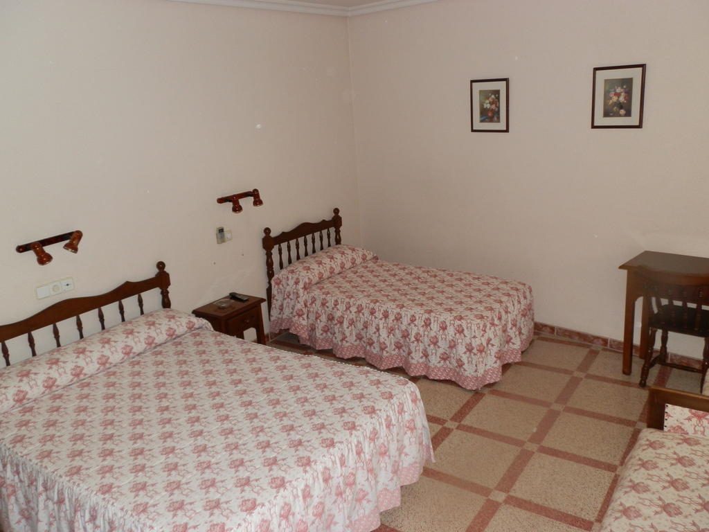 Hostal San Poul Consuegra Buitenkant foto