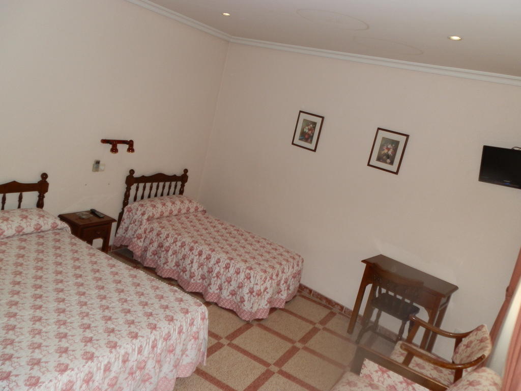 Hostal San Poul Consuegra Buitenkant foto