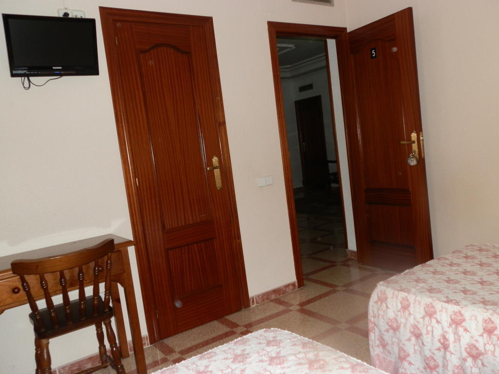 Hostal San Poul Consuegra Buitenkant foto